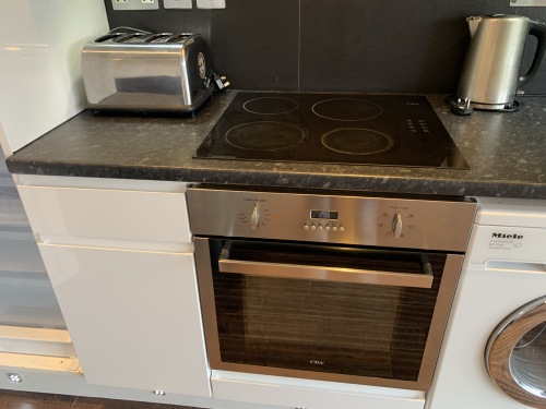 Toaster, Electric kettle, Ceramic induction hob, Oven