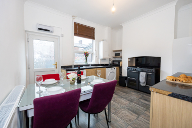 Kitchen & Dinning