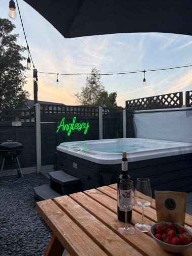 Quiet evenings in the back garden