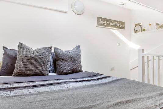 ROOM 4 BED