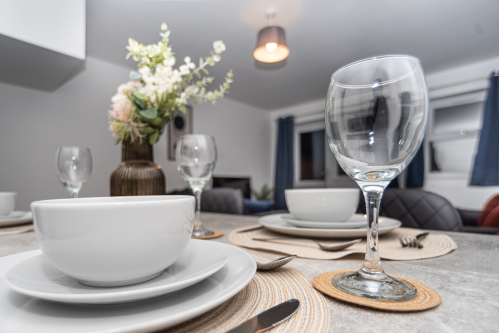 Comfortable dining space ideal for group dinners or work breaks.