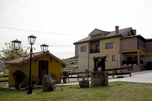 Apartamentos La Gloria en Santillana del Mar Cantabria