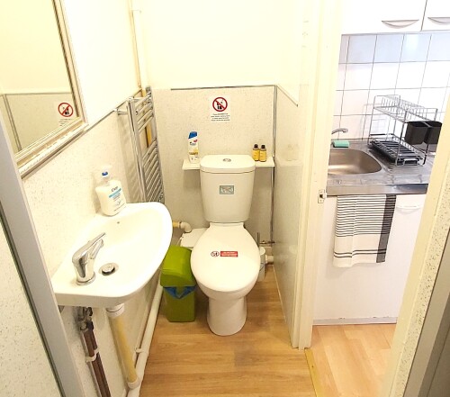 Studio Nr 1 bathroom toilet