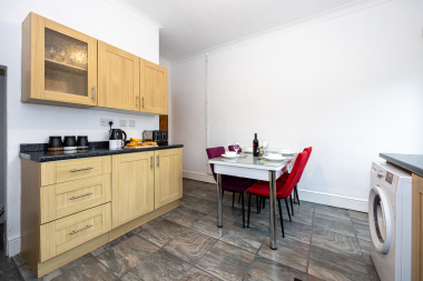Kitchen & Dinning