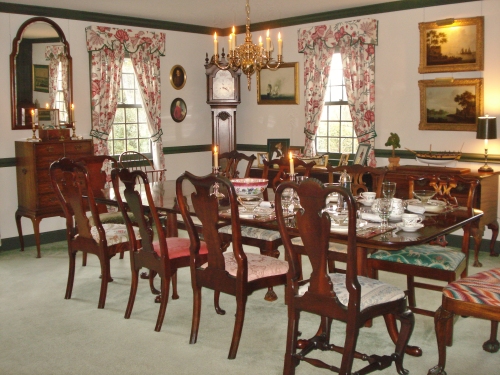 Breakfast in the dining room