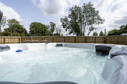 Heated Hot Tub & Private Garden - Perfect for relaxing outdoors with complete privacy throughout your stay