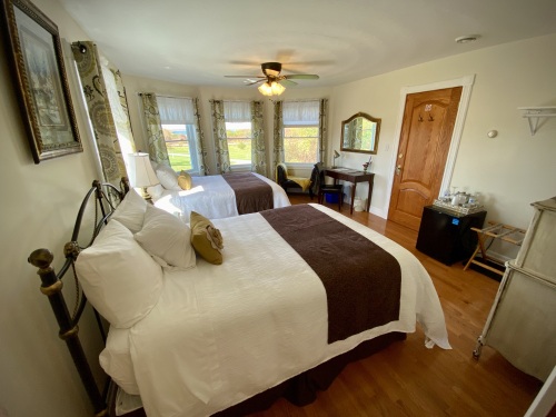 The Golden Sunset Room-Double room-Deluxe-Ensuite with Shower-Lake View - Base Rate