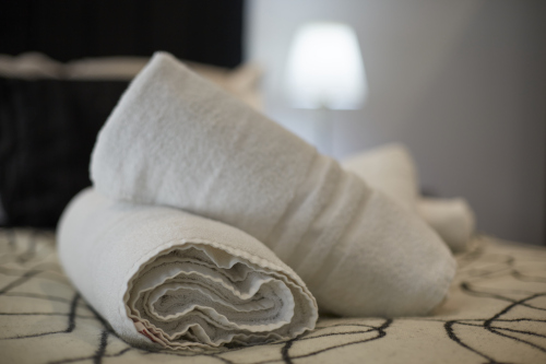 Modern, clean, and cosy — this double bedroom is your home away from home.