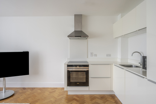 Modern well equipped spacious kitchen 