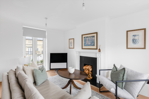 Beautifully designed living room with Sky and Netflix included 