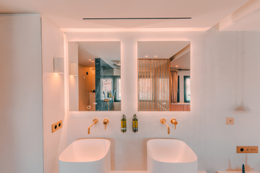 Chambre 3 double pommeau de douche et baignoire avec sur sur le Vieux Port