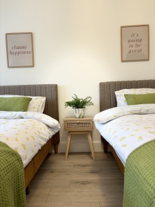 Bedroom 2 - 2 x single beds