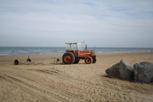 Tracteur sur la plage