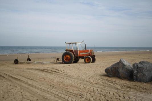 Tracteur sur la plage