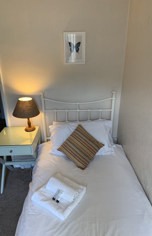SMALL DOUBLE ROOM NR