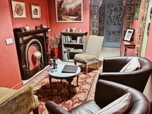 2 bedroom boutique art apartment