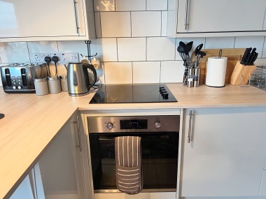 fan oven with essential utensils
