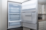 Spotlessly clean, brand-new fridge with plenty of space - perfectly prepared for your groceries and longer stays.