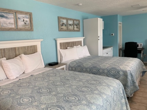 Studio-Traditional-Ensuite with Shower-Harbor View-Waterfront 2 beds + Kitch - Base Rate