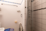 Badezimmer mit Dusche