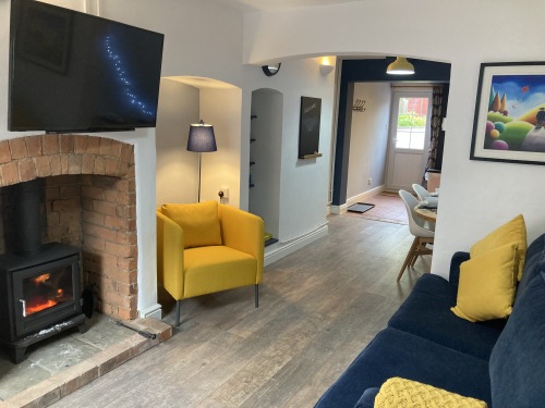 Witcroft Cottage - Cosy lounge with Wood Burner and Smart TV