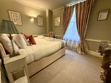 superking in ground floor bedroom 3