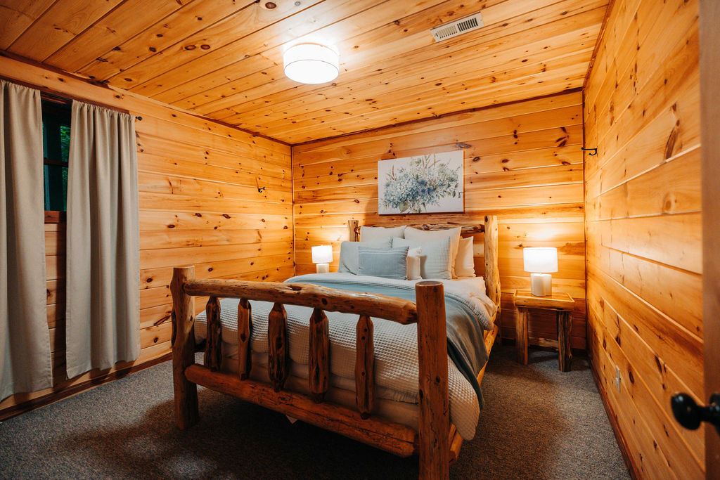 Rustic Cedar Inn | Photo 20