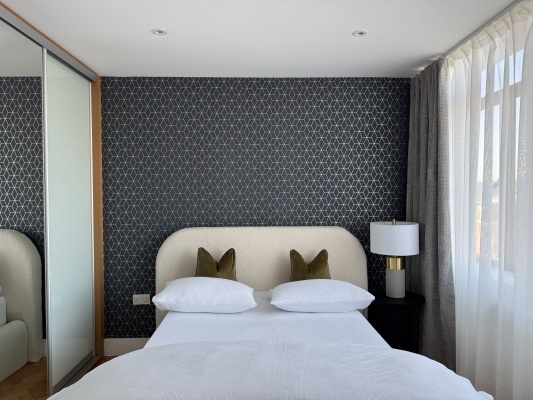 Luxurious and beautiful large bedroom 