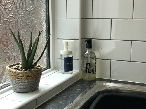 Kitchen - We provide Handwash, Washing liquid, Cloths, sponges and Tea Towels