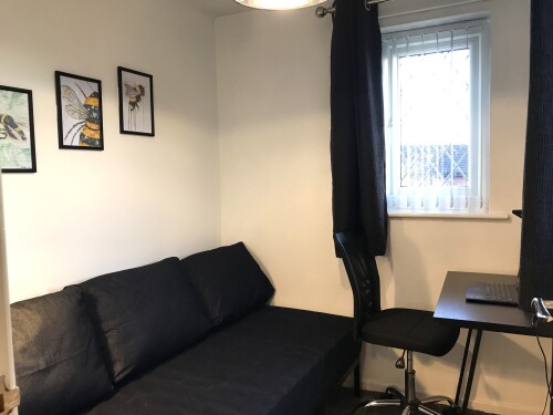 A second lounge, office area or single bedroom - 3 seater sofa / single day bed - TLC Stay Preston area home