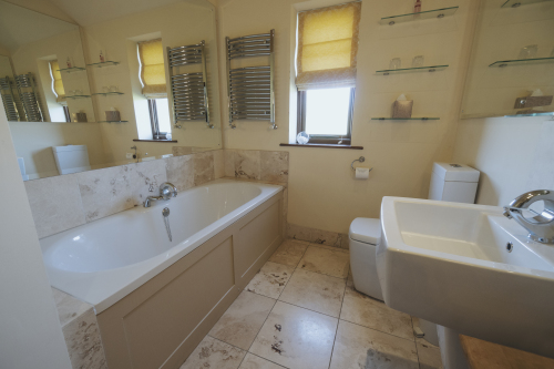 King-Superior-Ensuite with Bath-Countryside view - Base Rate