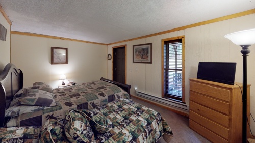1st Choice Lodging - White Tail Cabin Bedroom 2 