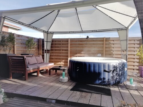 Terrasse et Jacuzzi Privatif "Au-Dessus des Nuages"