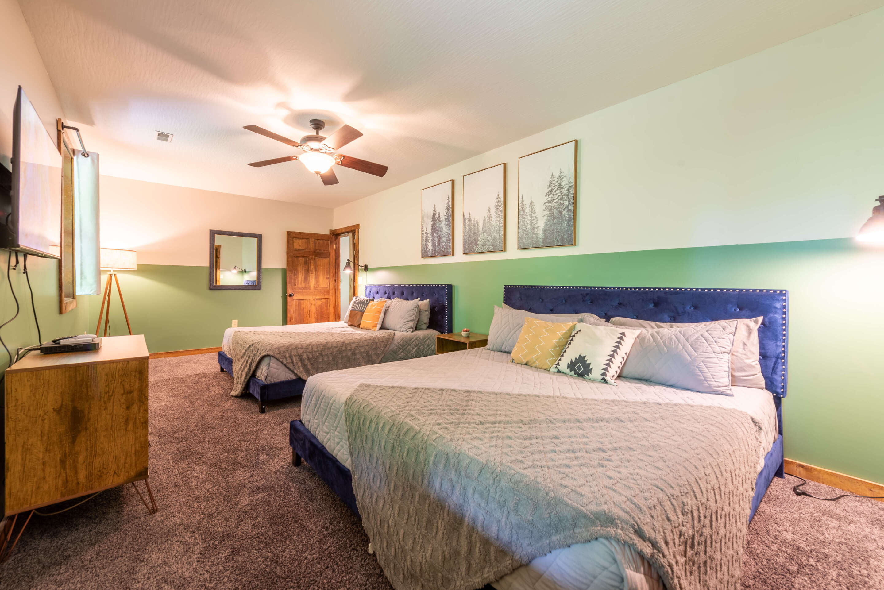 Majestic Lodge | Photo 22