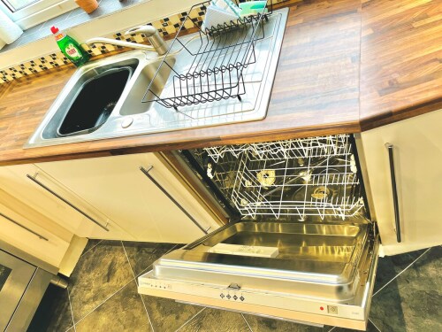 Modern Kitchen, Warm Vibes