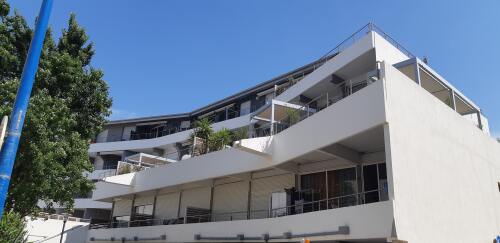 terrasse vue de la rue