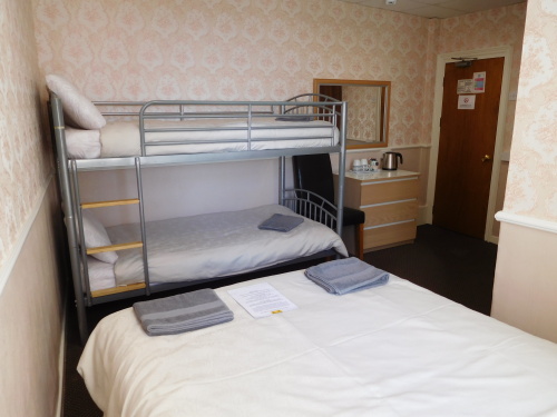 Family room-Ensuite-2 Adults & 2 Children