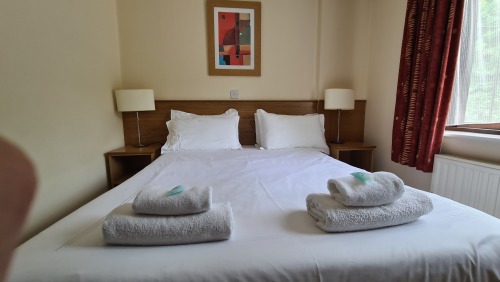 Double room-Deluxe-Ensuite with Shower - Base Rate