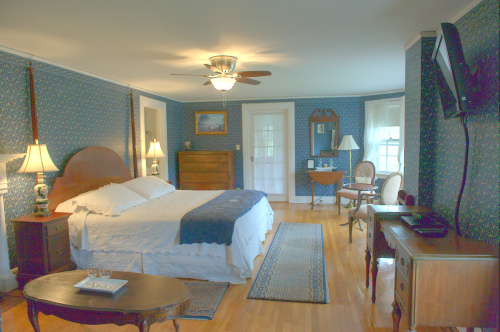 M2 Master Suite -King, Fi-Suite-Ensuite-Deluxe-Countryside view - Base Rate