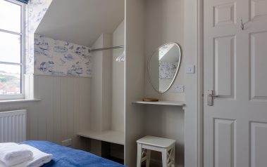 King Bedroom Dressing Area