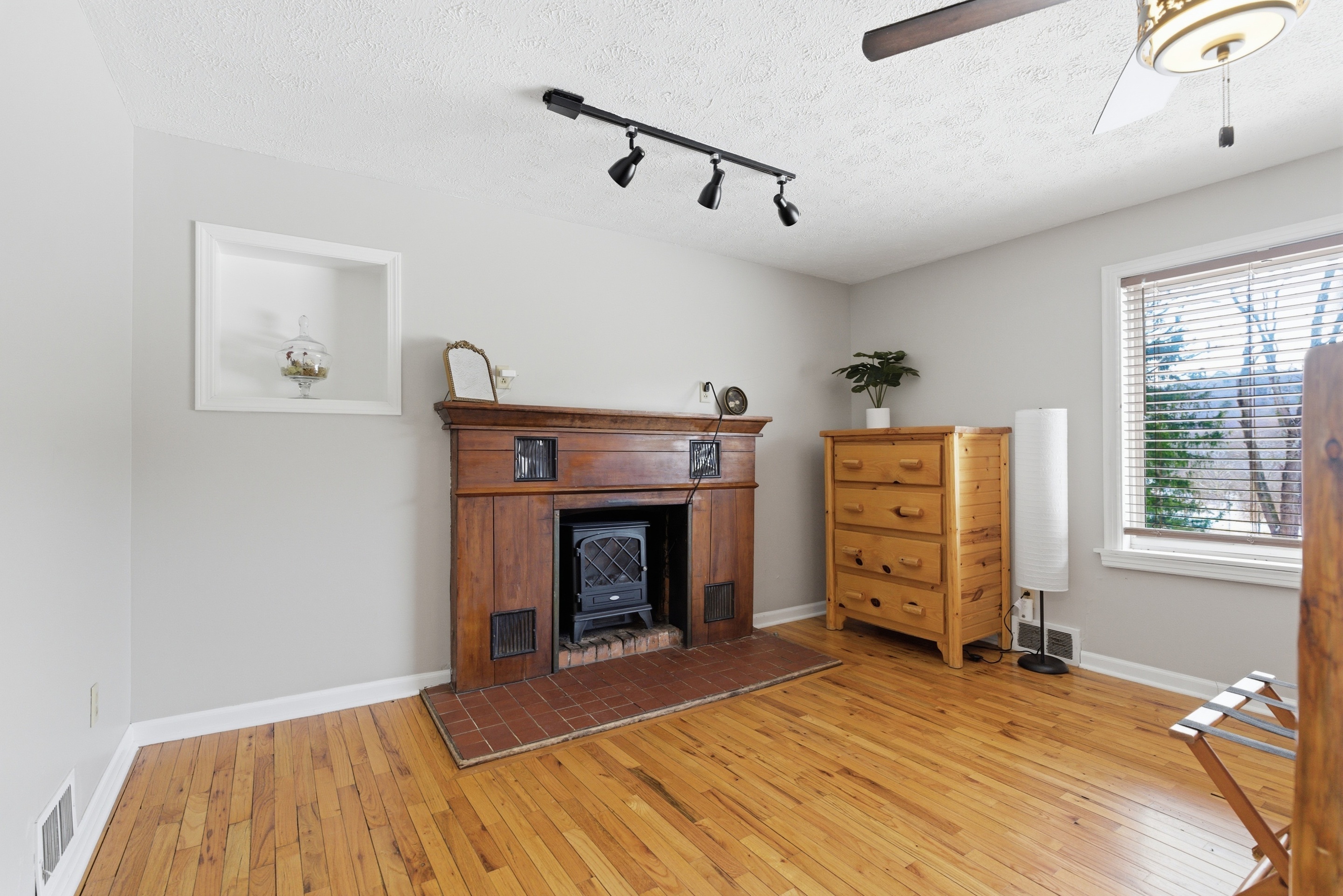 Honeysuckle Creekside Cabin | Photo 19