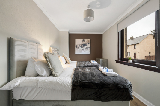 Twin bedroom