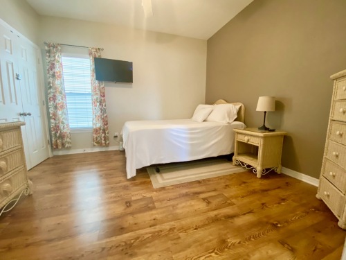 Queen Guest Bdrm