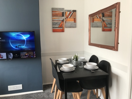 Dining area in addition to breakfast bar in the kitchen - Bamber Bridge Preston