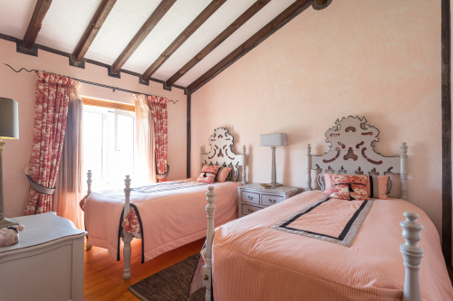 Conchita Room-Quarto duplo-Clássico-Privativo-Countryside view - Base Rate