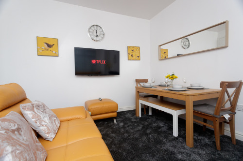 3 Bed-Luxury-Apartment-Private Bathroom