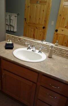 Tumwater Mountain Room Bathroom