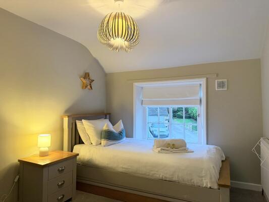 Relaxing bedroom space