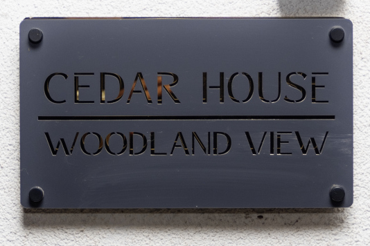 Cedar House – Your premium woodland-view stay near Ironbridge