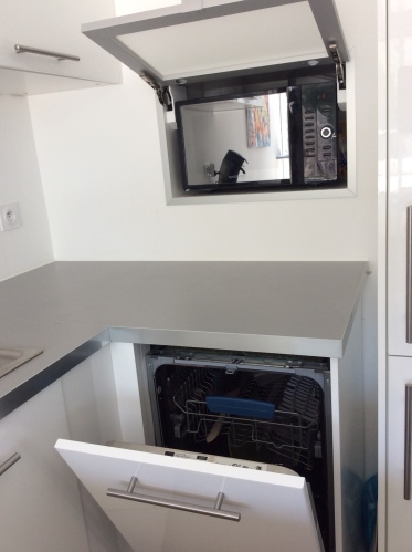 Micro-ondes, lave-vaisselle, frigo-congélateur